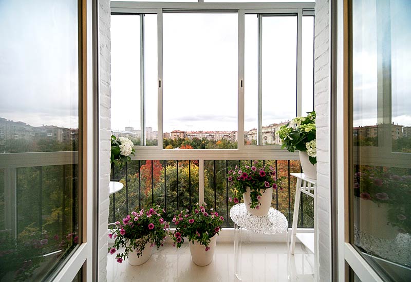 Какие окна выбрать на балкон?